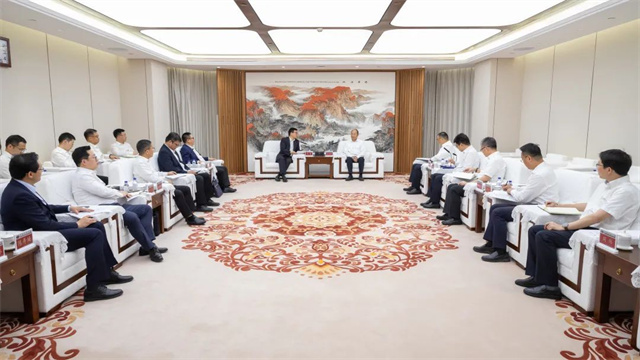 莫鼎革會(huì)見(jiàn)上海電氣集團(tuán)黨委書記、董事長(zhǎng)吳磊