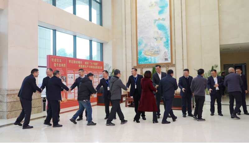 新春首個工作日  四化建領(lǐng)導(dǎo)班子集體迎接職工返崗